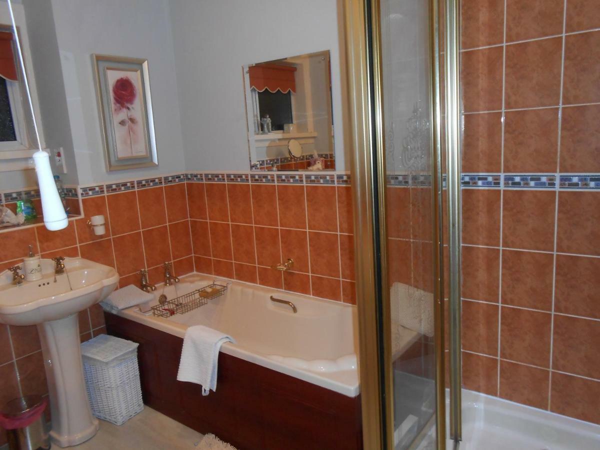 Rose Villa Bed And Breakfast Форфар Экстерьер фото